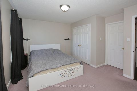 Photo 14 at 37 Ridgeway Court, Maple, Vaughan