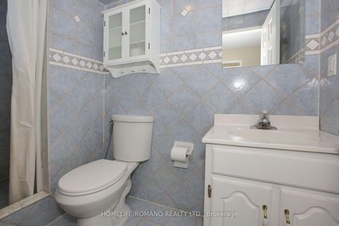 Photo 23 at 37 Ridgeway Court, Maple, Vaughan