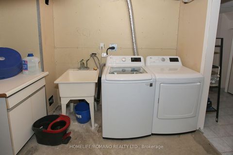 Photo 24 at 37 Ridgeway Court, Maple, Vaughan