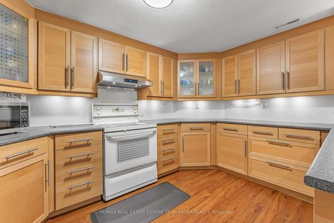 Photo 37 at 2816 Rosewood Lane, CV Clearview, Oakville
