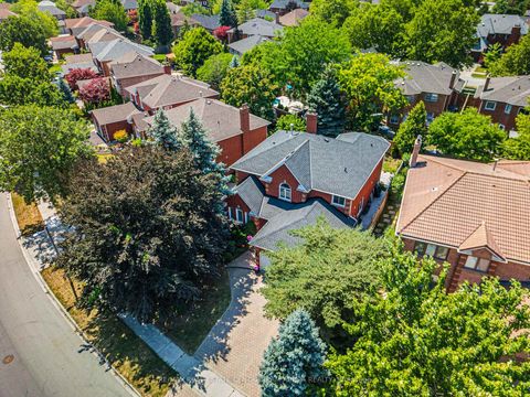 Photo 46 at 2816 Rosewood Lane, CV Clearview, Oakville