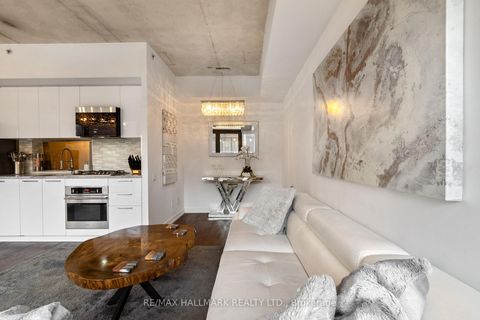 Photo 1 at 206 - 560 King Street W, Waterfront Communities C1, Toronto