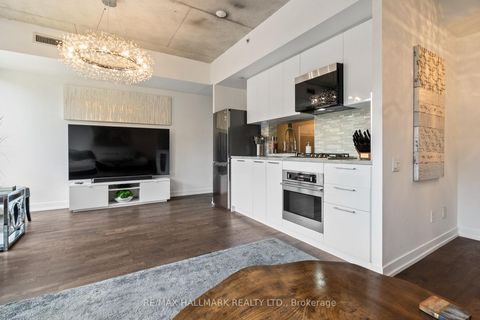 Photo 23 at 206 - 560 King Street W, Waterfront Communities C1, Toronto