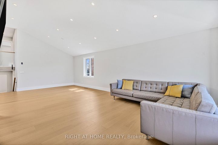 Photo 5 at 4283 Wilcox Road, Rathwood, Mississauga