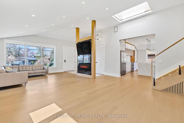 Photo 6 at 4283 Wilcox Road, Rathwood, Mississauga