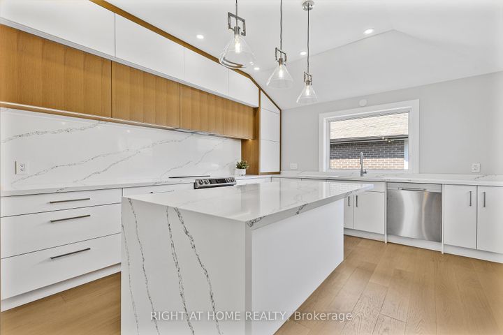 Photo 8 at 4283 Wilcox Road, Rathwood, Mississauga