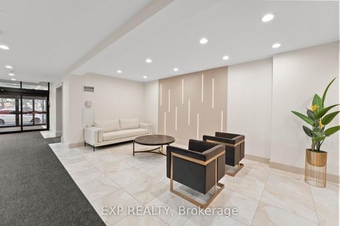 Photo 1 at 521 - 32 Clarissa Drive, Harding, Richmond Hill