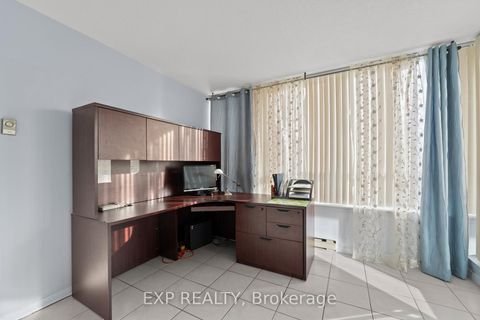 Photo 12 at 521 - 32 Clarissa Drive, Harding, Richmond Hill