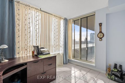 Photo 13 at 521 - 32 Clarissa Drive, Harding, Richmond Hill