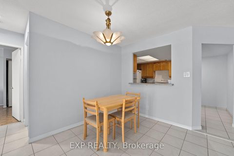 Photo 16 at 521 - 32 Clarissa Drive, Harding, Richmond Hill