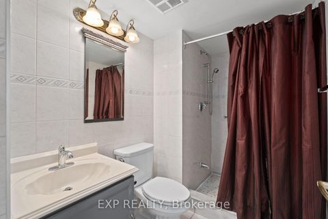 Photo 17 at 521 - 32 Clarissa Drive, Harding, Richmond Hill