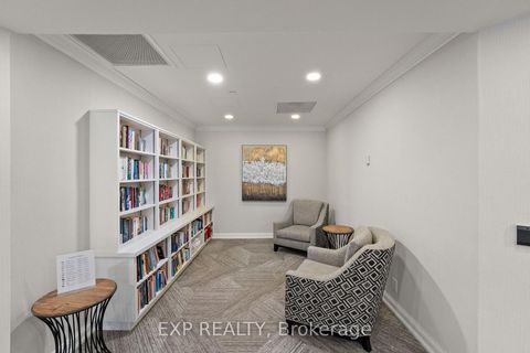 Photo 24 at 521 - 32 Clarissa Drive, Harding, Richmond Hill