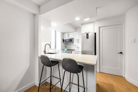 Photo 11 at 213 - 801 King Street W, Niagara, Toronto