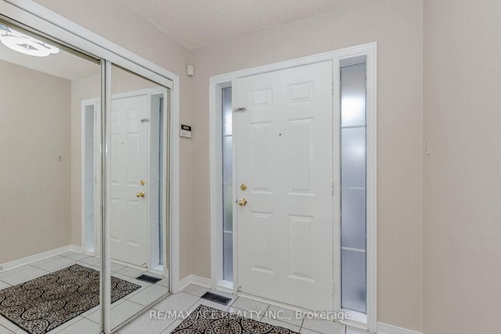 Photo 4 at 97 Bighorn Crescent, Wellington, Brampton