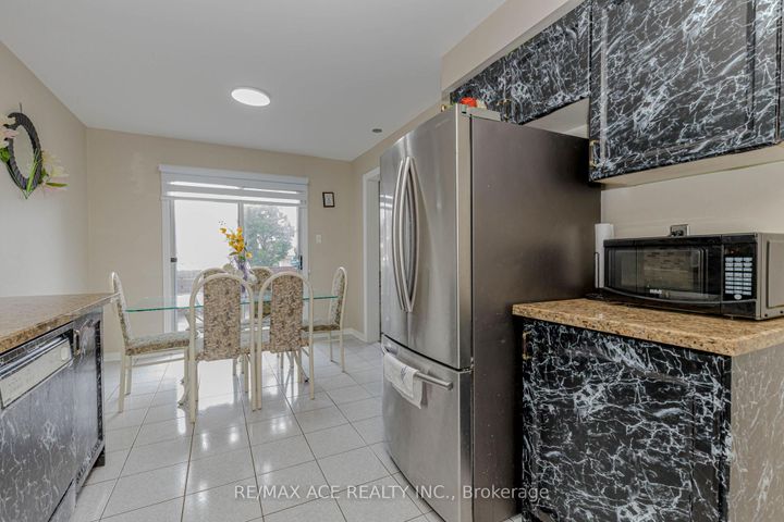 Photo 14 at 97 Bighorn Crescent, Wellington, Brampton