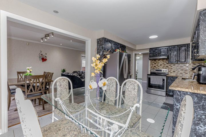 Photo 16 at 97 Bighorn Crescent, Wellington, Brampton