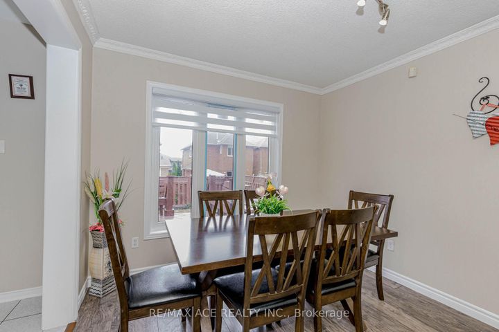 Photo 17 at 97 Bighorn Crescent, Wellington, Brampton