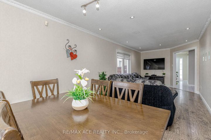 Photo 19 at 97 Bighorn Crescent, Wellington, Brampton