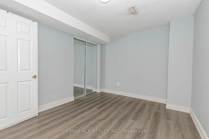 Photo 22 at 97 Bighorn Crescent, Wellington, Brampton