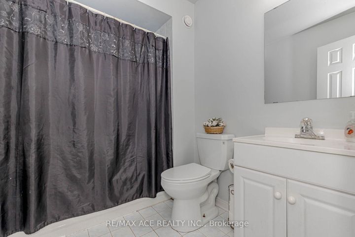 Photo 30 at 97 Bighorn Crescent, Wellington, Brampton