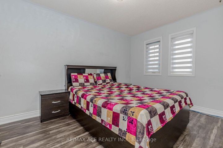 Photo 31 at 97 Bighorn Crescent, Wellington, Brampton
