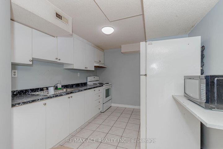 Photo 39 at 97 Bighorn Crescent, Wellington, Brampton
