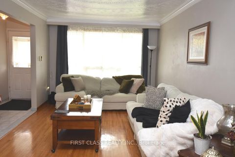 Photo 2 at 82 Gooderham Drive, Maryvale, Toronto