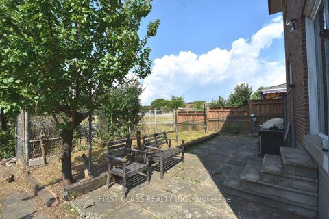 Photo 23 at 82 Gooderham Drive, Maryvale, Toronto