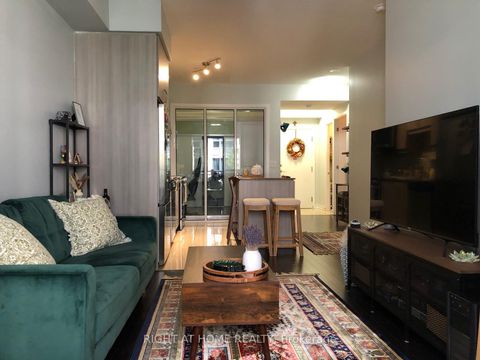 Photo 11 at SW 215 - 9191 Yonge Street, Langstaff, Richmond Hill