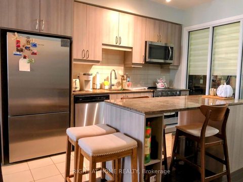 Photo 12 at SW 215 - 9191 Yonge Street, Langstaff, Richmond Hill