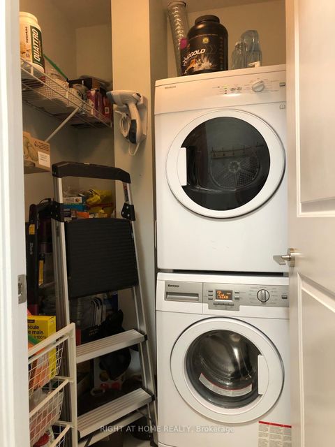 Photo 27 at SW 215 - 9191 Yonge Street, Langstaff, Richmond Hill Photo 27 at SW 215 - 9191 Yonge Street, Langstaff, Richmond Hill