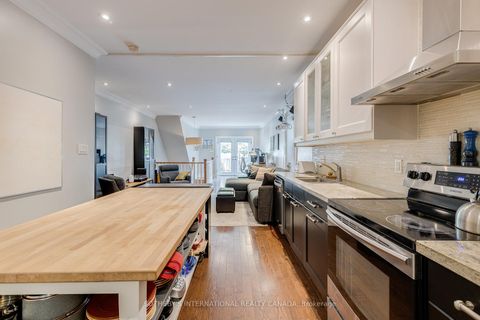 Photo 4 at 412 Wellesley Street E, South St. James Town, Toronto