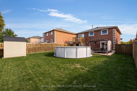 Photo 1 at 166 Country Lane, Painswick South, Barrie