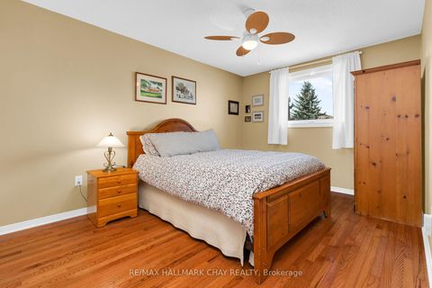 Photo 11 at 166 Country Lane, Painswick South, Barrie