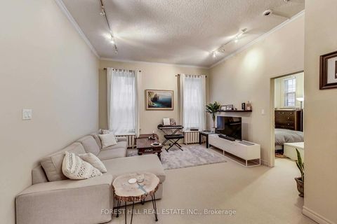 Photo 3 at 72 Walmer Road, Annex, Toronto