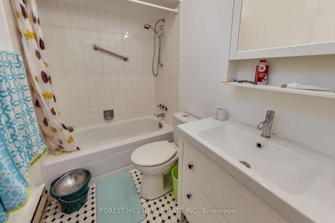 Photo 4 at 72 Walmer Road, Annex, Toronto