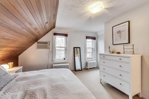 Photo 6 at 72 Walmer Road, Annex, Toronto