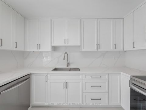 Photo 10 at 1501 - 1 Clark Avenue W, Yorkhill, Vaughan