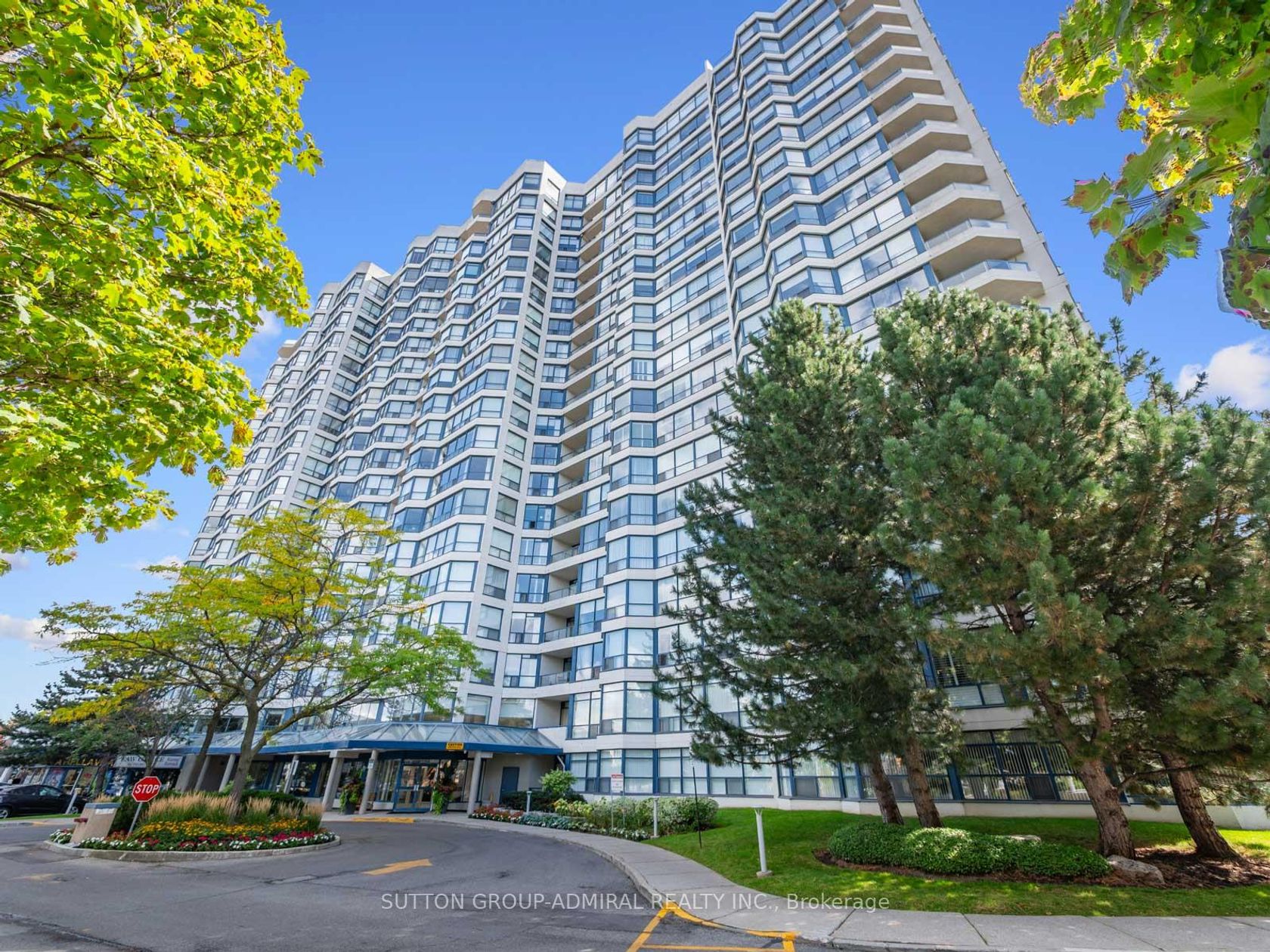1501 - 1 Clark Avenue W, Yorkhill, Vaughan 