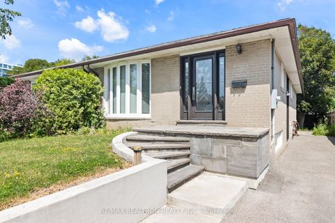 Photo 1 at 44 Caracas Road, Bayview Village, Toronto