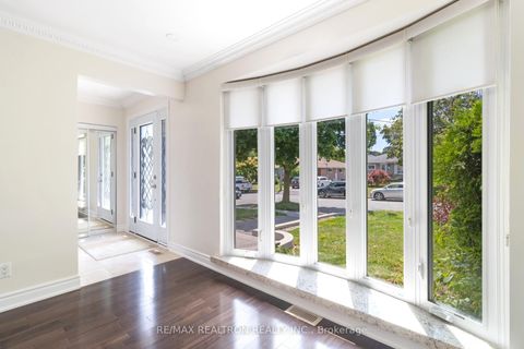 Photo 4 at 44 Caracas Road, Bayview Village, Toronto