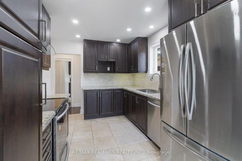 Photo 9 at 44 Caracas Road, Bayview Village, Toronto