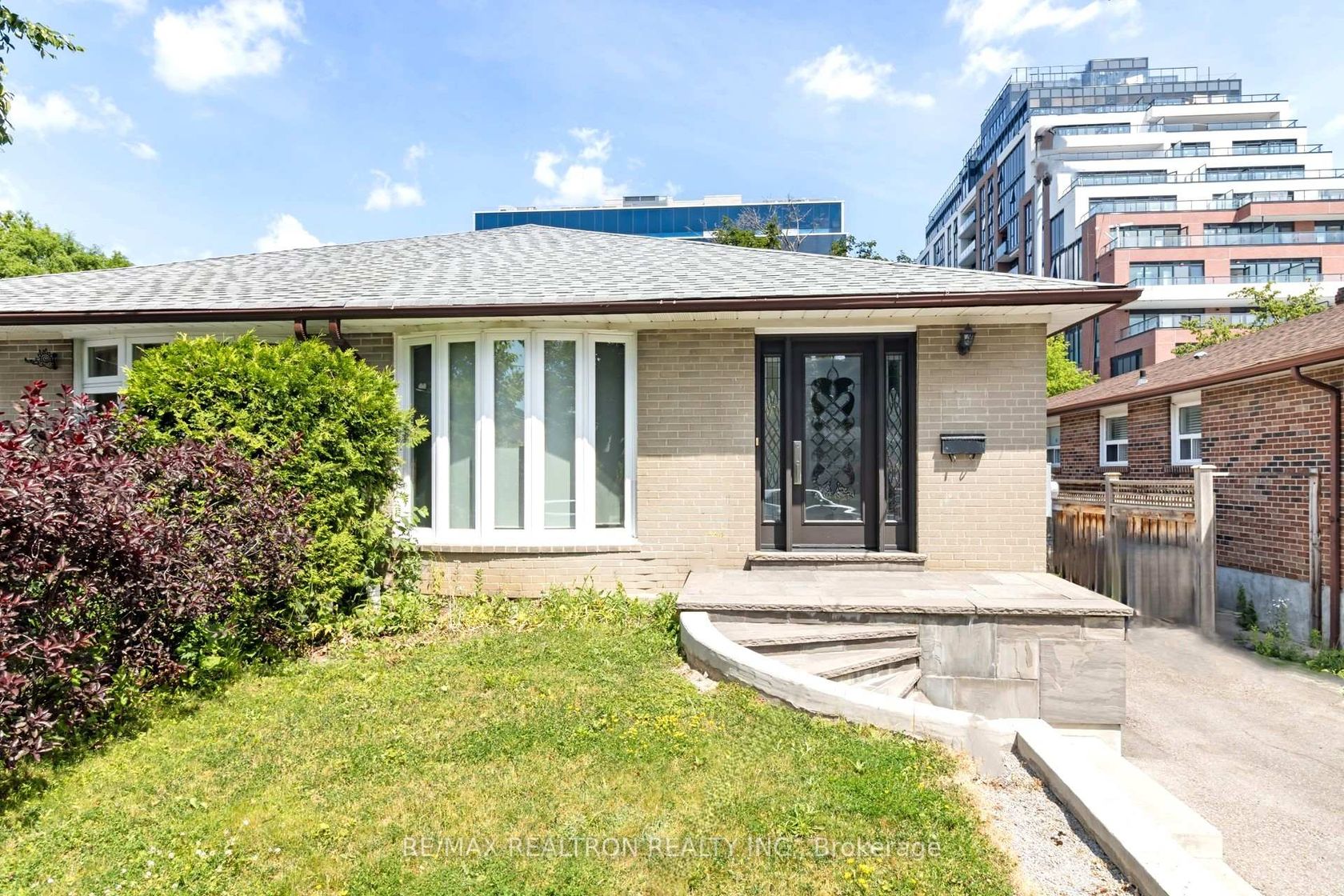 44 Caracas Road, Bayview Village, Toronto 