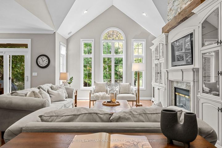 Photo 10 at 8 Harper Hill Road, Angus Glen, Markham