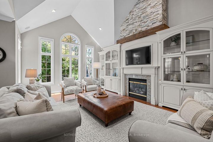 Photo 11 at 8 Harper Hill Road, Angus Glen, Markham