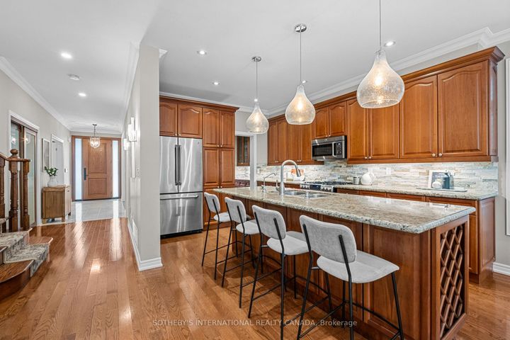 Photo 13 at 8 Harper Hill Road, Angus Glen, Markham