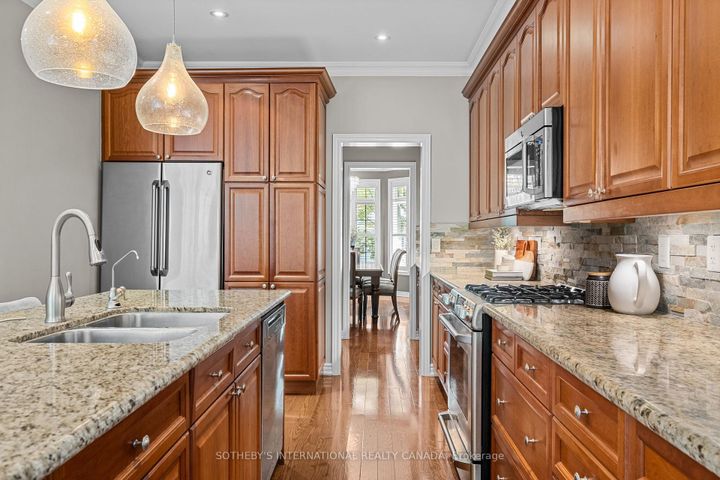 Photo 16 at 8 Harper Hill Road, Angus Glen, Markham