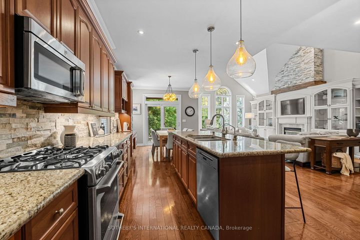Photo 18 at 8 Harper Hill Road, Angus Glen, Markham
