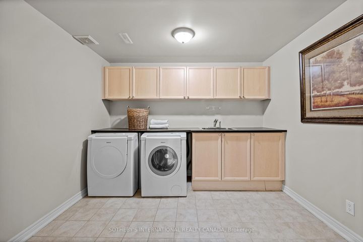 Photo 34 at 8 Harper Hill Road, Angus Glen, Markham