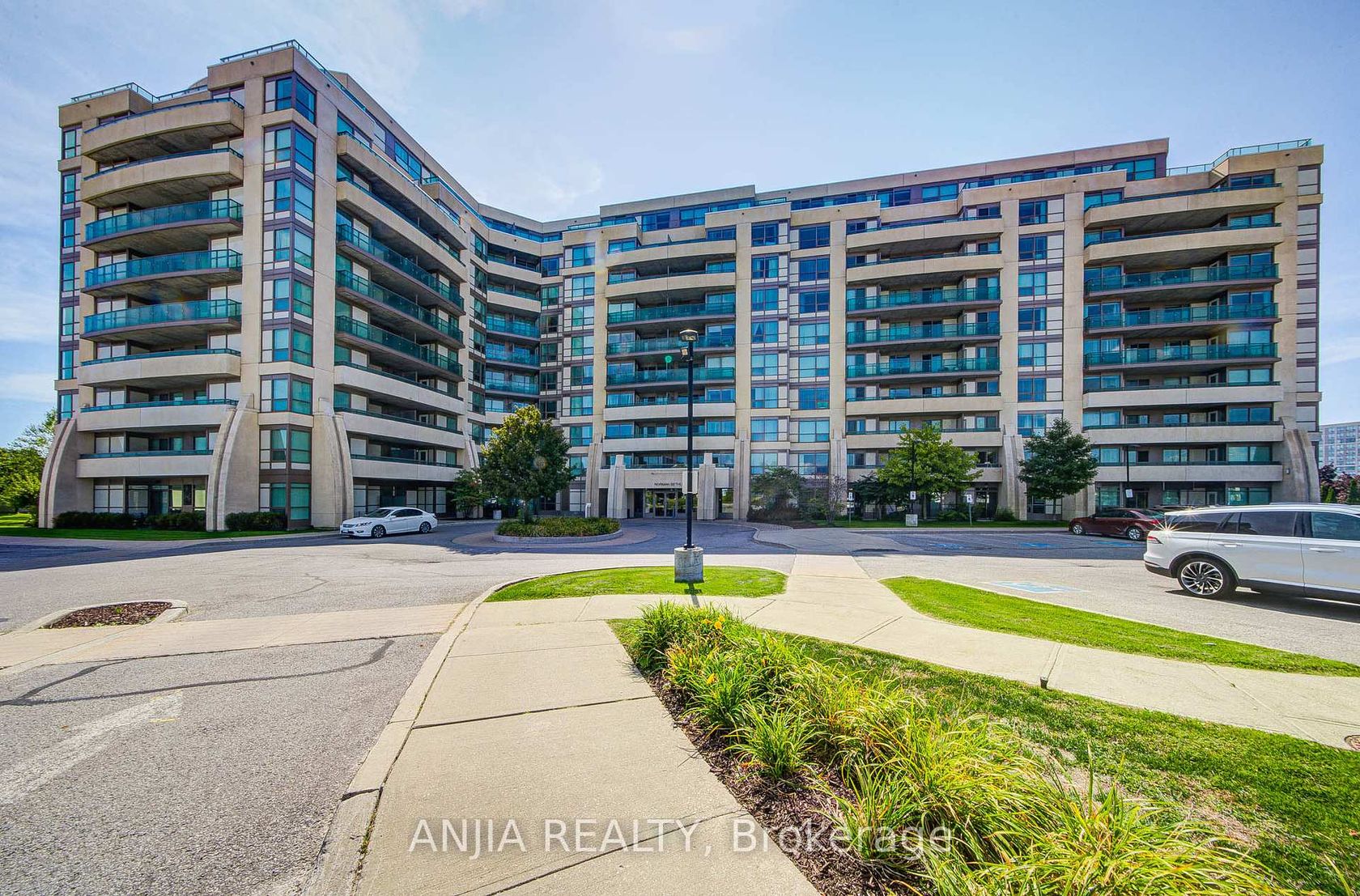 210 - 75 Norman Bethune Avenue, Beaver Creek Business Park, Richmond Hill photo 4 210 - 75 Norman Bethune Avenue, Beaver Creek Business Park, Richmond Hill photo 4